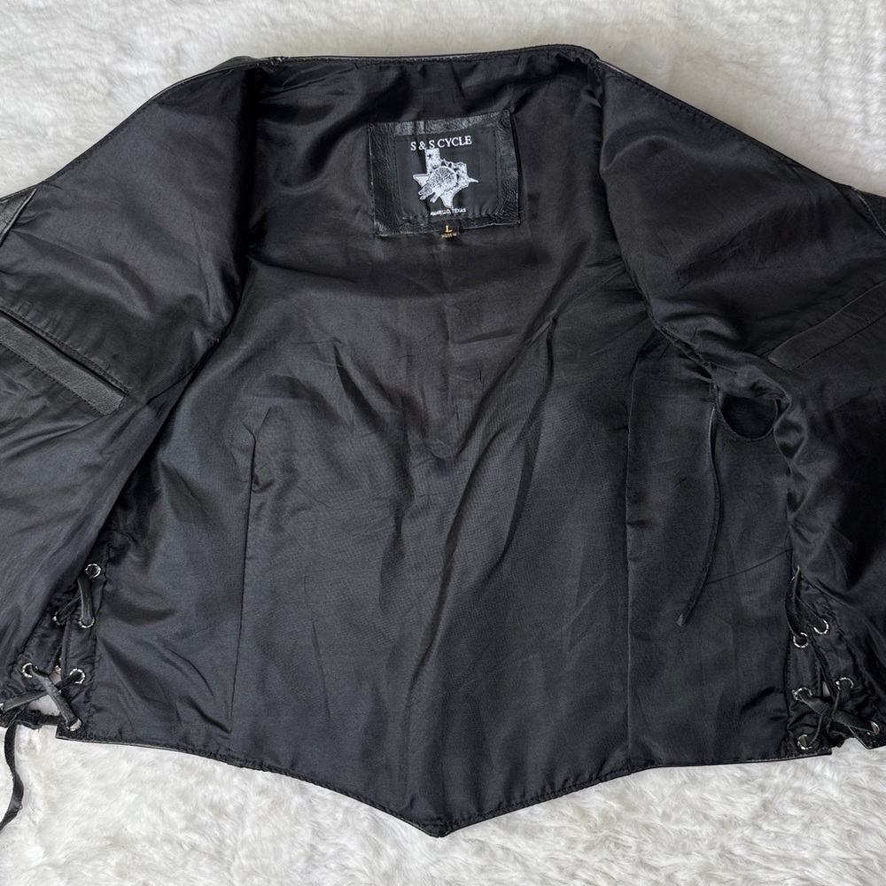 VTG S&S Cycle Black Leather Biker Vest Women L TX Rose Fringe Yoke Concho Moto - Picture 16 of 17